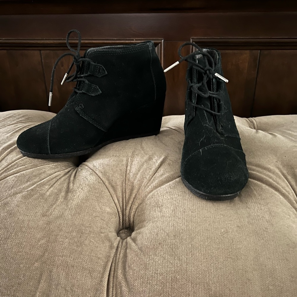 Toms Wedge shoe